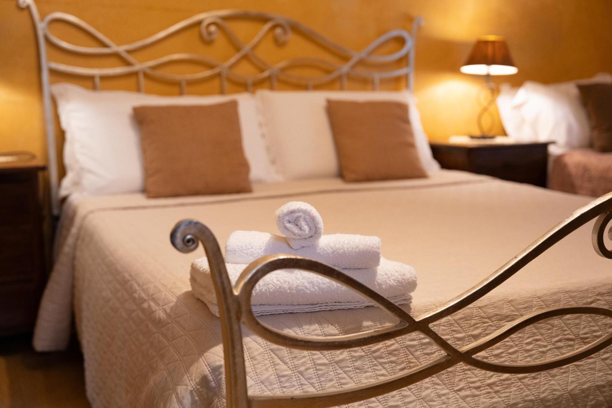Residenza L'Antico Borgo Hotel Filadelfia Phòng bức ảnh